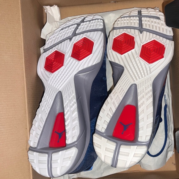 10.5 M JORDAN DOMINATE PRO.. Blue Gray Red - Picture 3 of 5